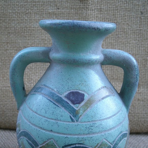 Vintage Celtic Knotwork Pottery Jar Candle Holder - Picture 12 of 16